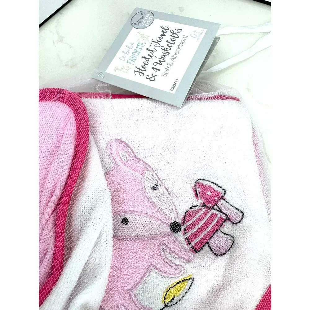 le bebe Favorite Hooded Towel & 4 Washcloth Set
